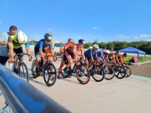 Em casa, ciclistas de Americana conquistam 18 medalhas no Campeonato Paulista de Pista