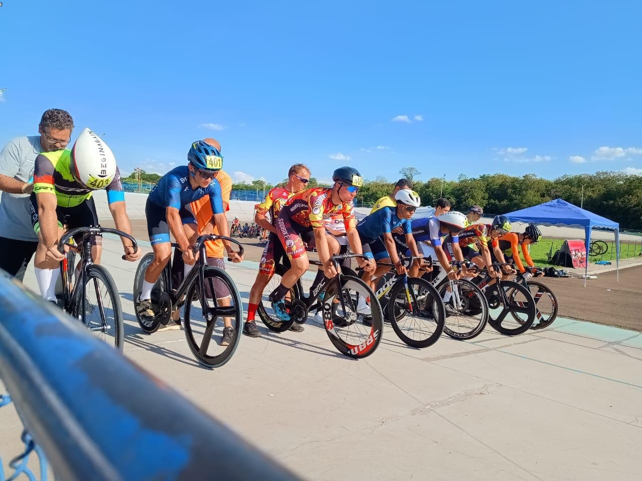 Em casa, ciclistas de Americana conquistam 18 medalhas no Campeonato Paulista de Pista