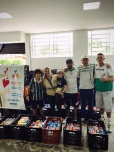 Fundo Social de Solidariedade recebe doação de 2 mil litros de leite da torcida Mancha Alvi Verde