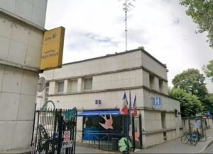 Menino de 9 anos dispara acidentalmente contra a própria cabeça após encontrar arma na casa de amigo