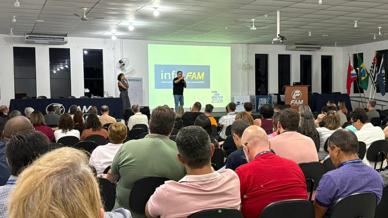 Em convenção, FAM protocola pedido para Centro Universitário