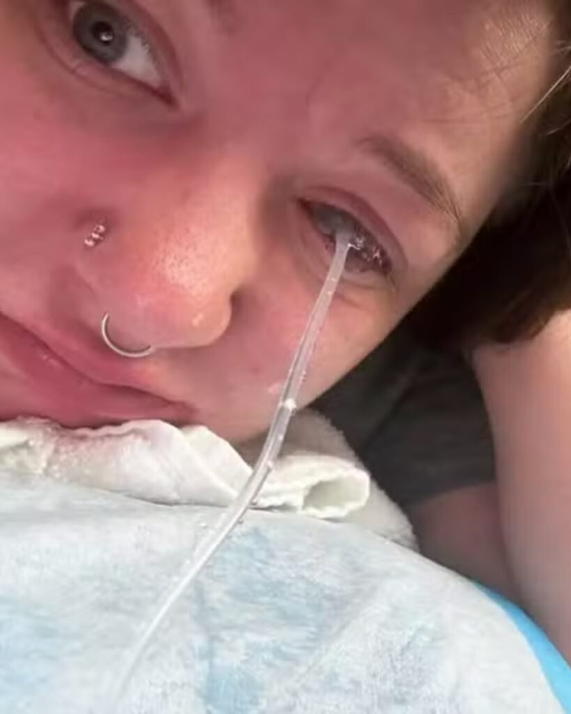 Mulher sofre lesão no olho após lavar roupa antes de dormir