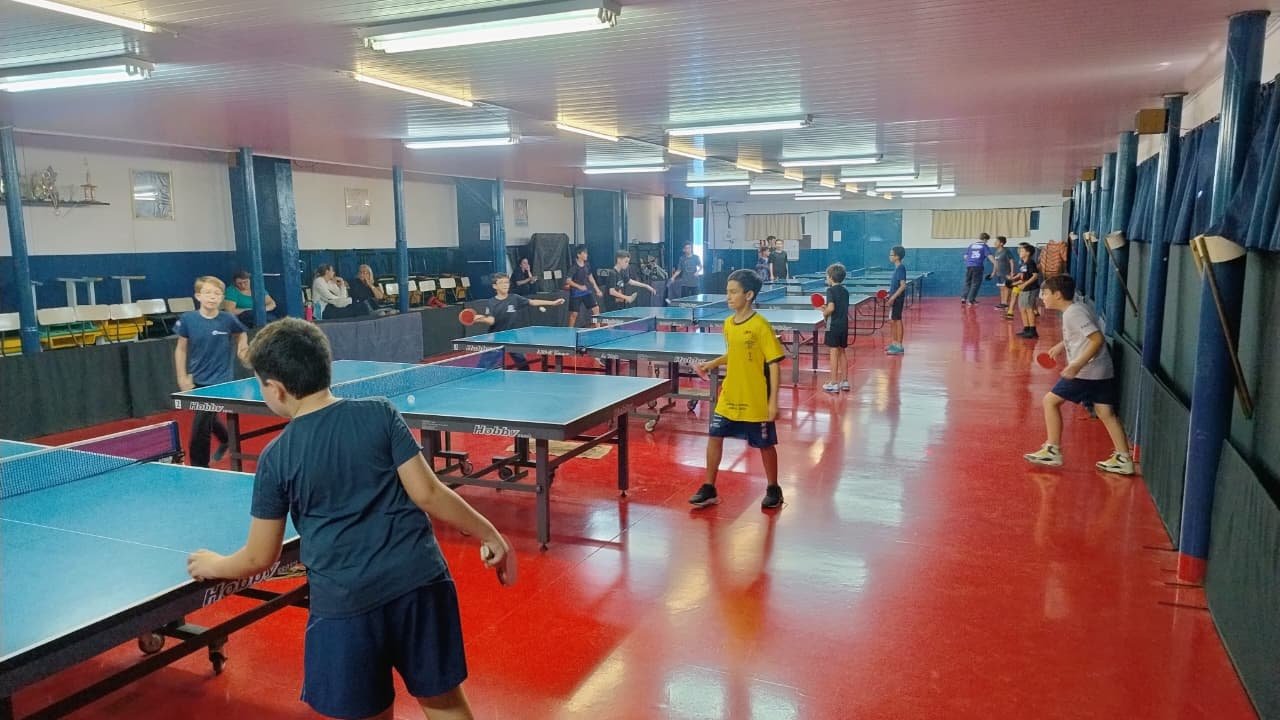 Tênis de mesa de Americana oferece aulas gratuitas para todas as idades durante as férias escolares