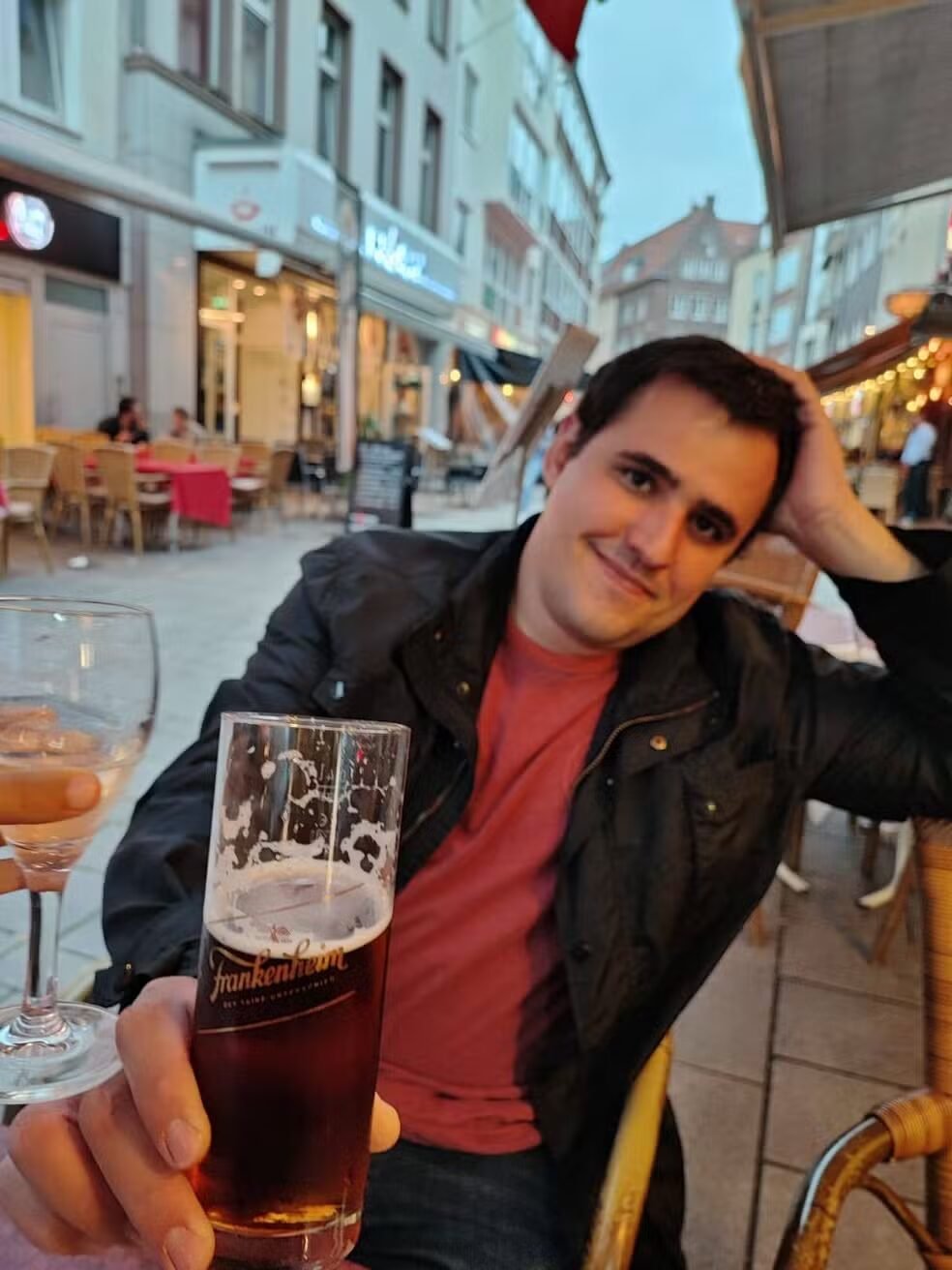 Brasileiro morre após cair em canal de Amsterdã ao voltar de festa