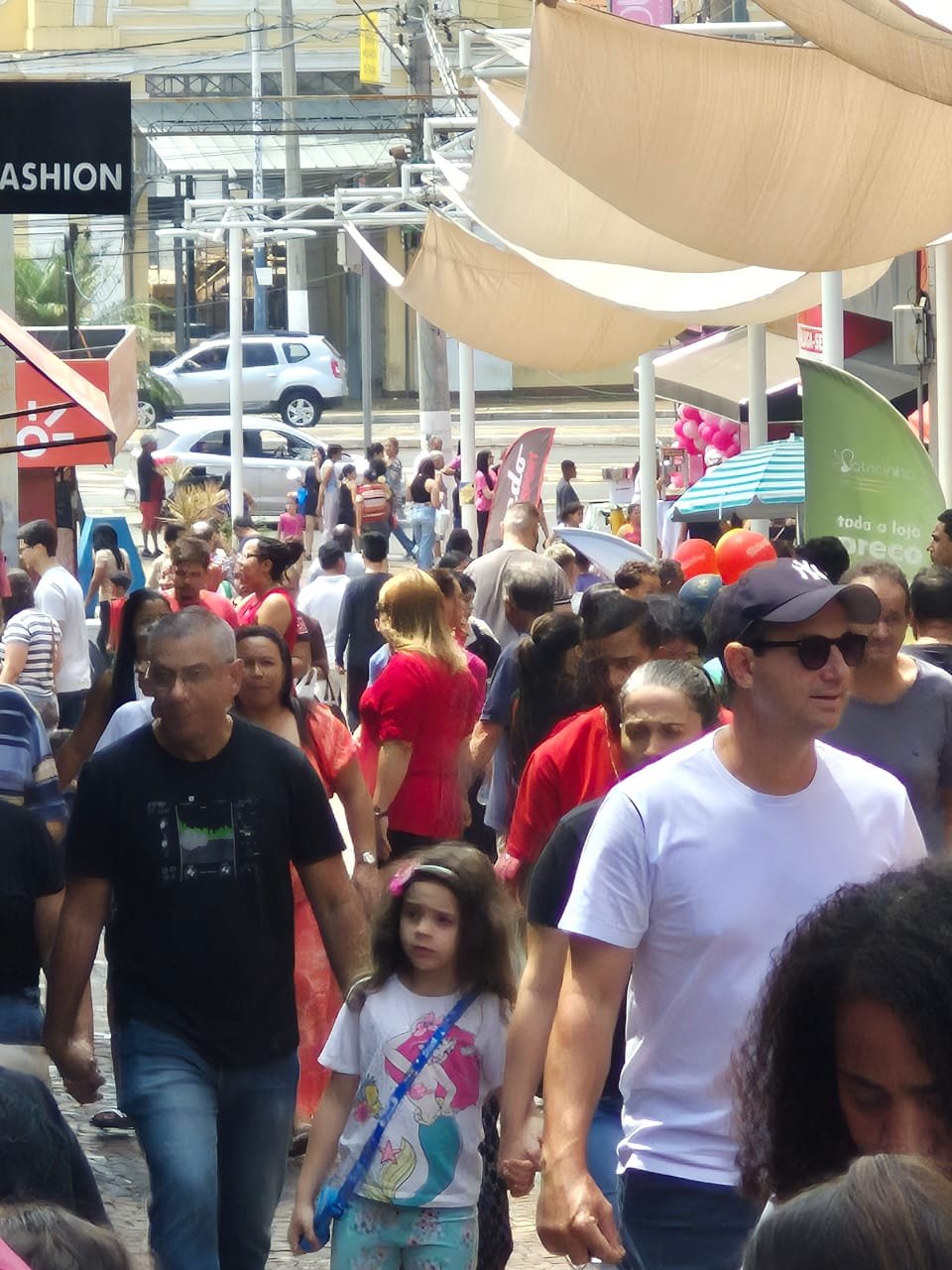 Comércio pode abrir na terça-feira de Carnaval
