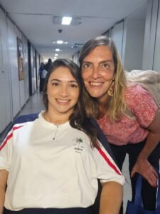 Lais Souza se encontra com médica que criou tratamento que tem devolvido movimento a tetraplégicos