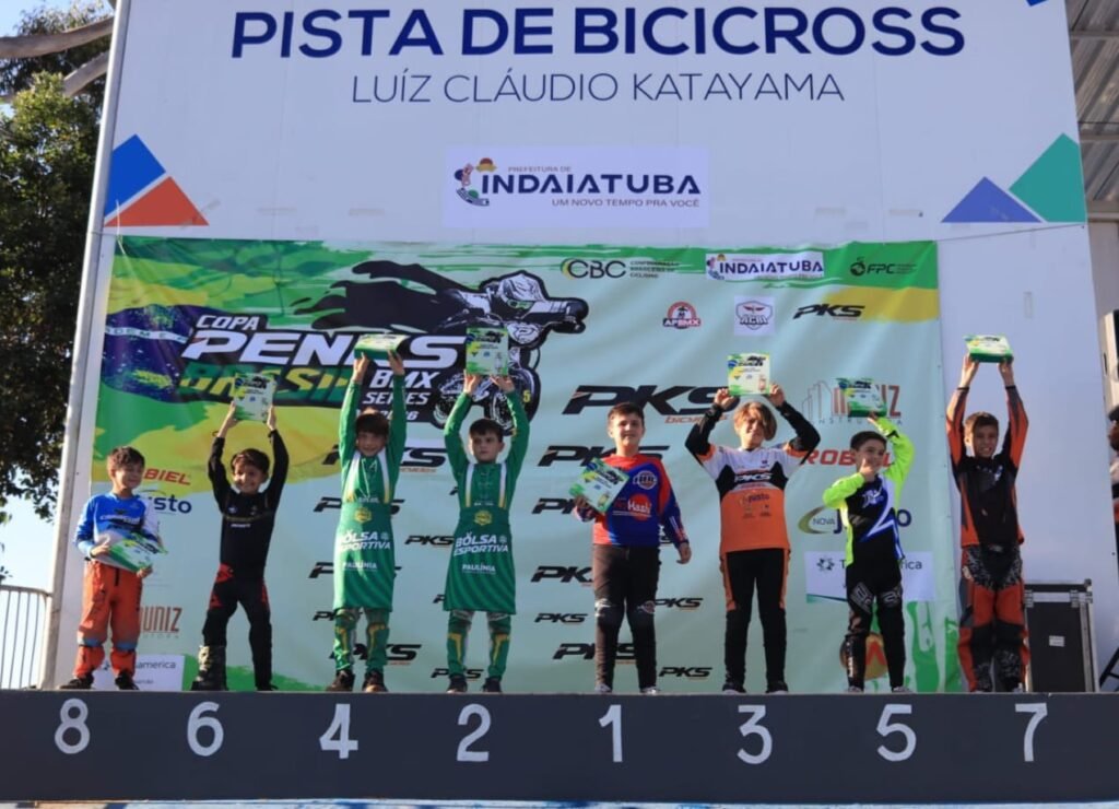 Ciclistas americanenses sobem ao pódio em competições de BMX