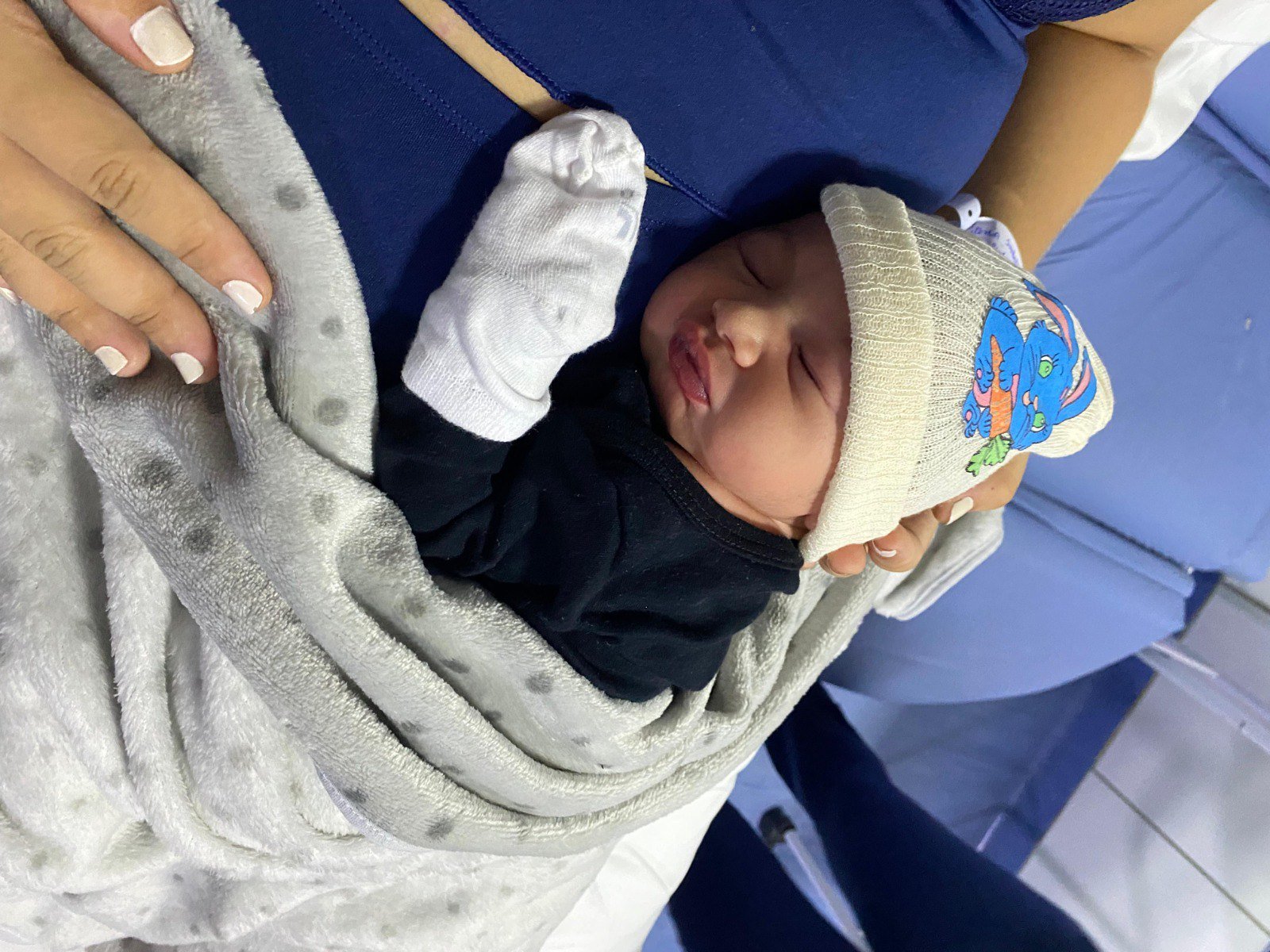 Maternidade do HM confecciona touquinhas temáticas de Páscoa para bebês nascidos na unidade