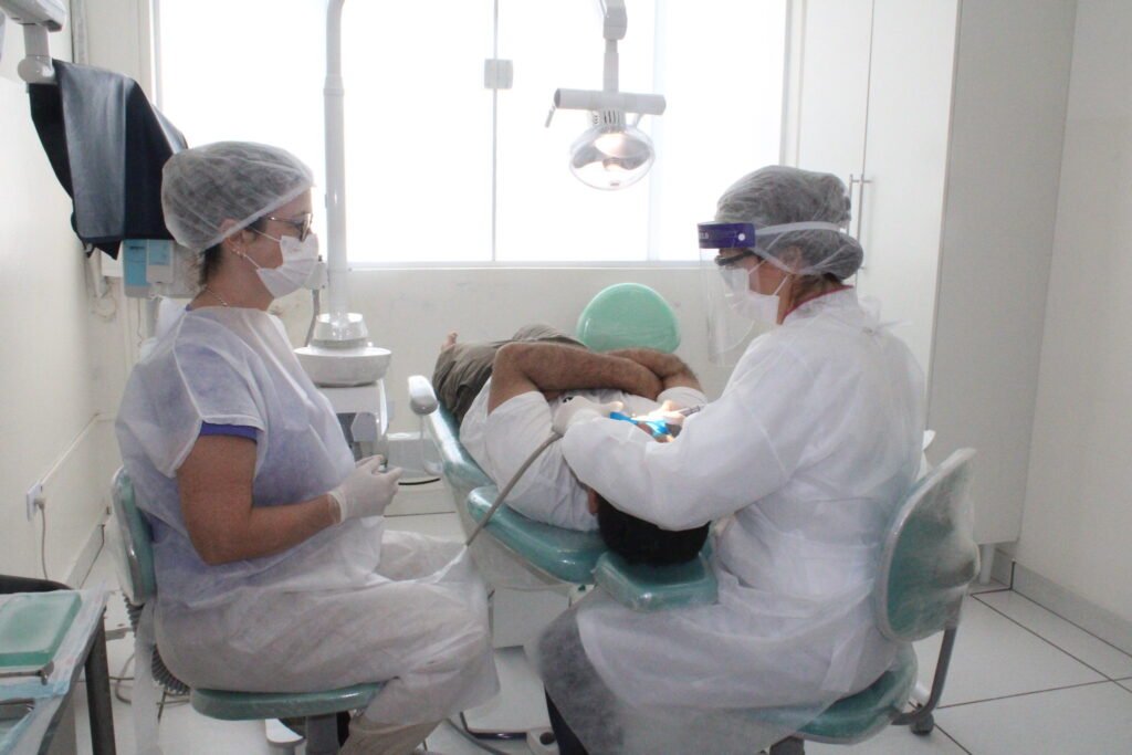 Plantão odontológico aos finais de semana e feriados realiza mil atendimentos em um ano em Americana
