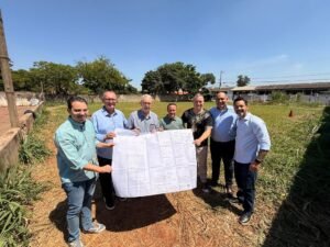 Prefeito Chico anuncia construção de quadra poliesportiva em escola no Jardim Alvorada