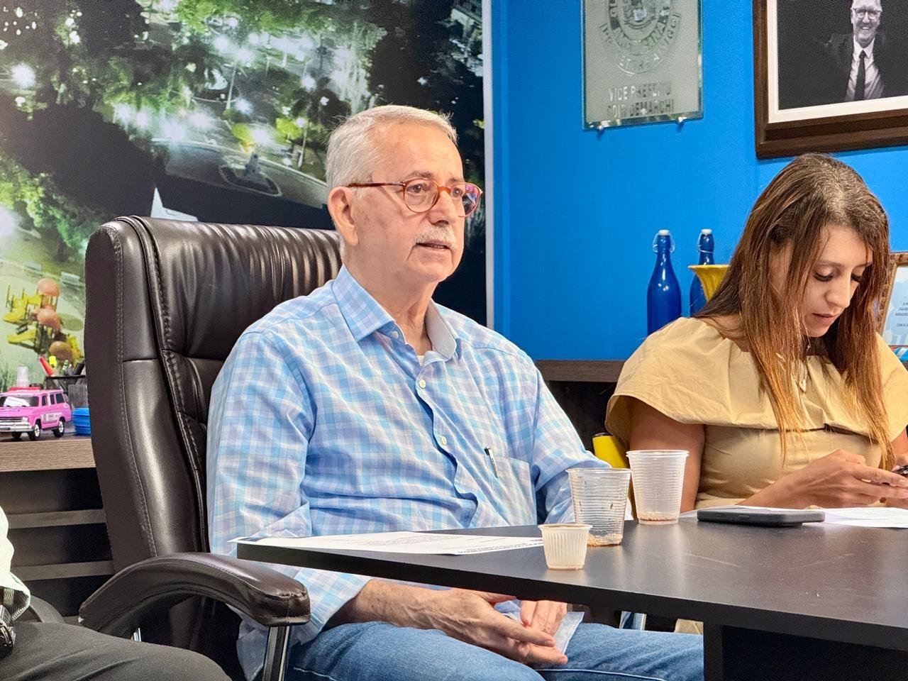 Prefeito Chico atende pedido dos servidores para conceder reajuste salarial de 8,36% e 15% na cesta