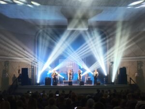 Teatro Municipal de Americana recebe o musical “Abba e Elvis” neste sábado