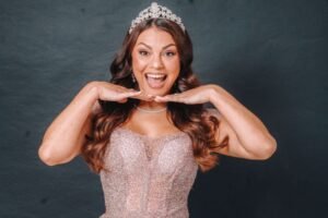 Teatro Municipal de Americana recebe stand up “Meus 15 Anos!”, com Bruna Louise