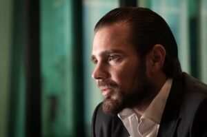 Banqueiro Daniel Vorcaro, dono do Banco Master, planejou quebrar dentes de jornalista em falso assalto