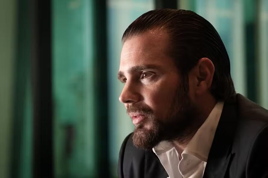 Banqueiro Daniel Vorcaro, dono do Banco Master, planejou quebrar dentes de jornalista em falso assalto