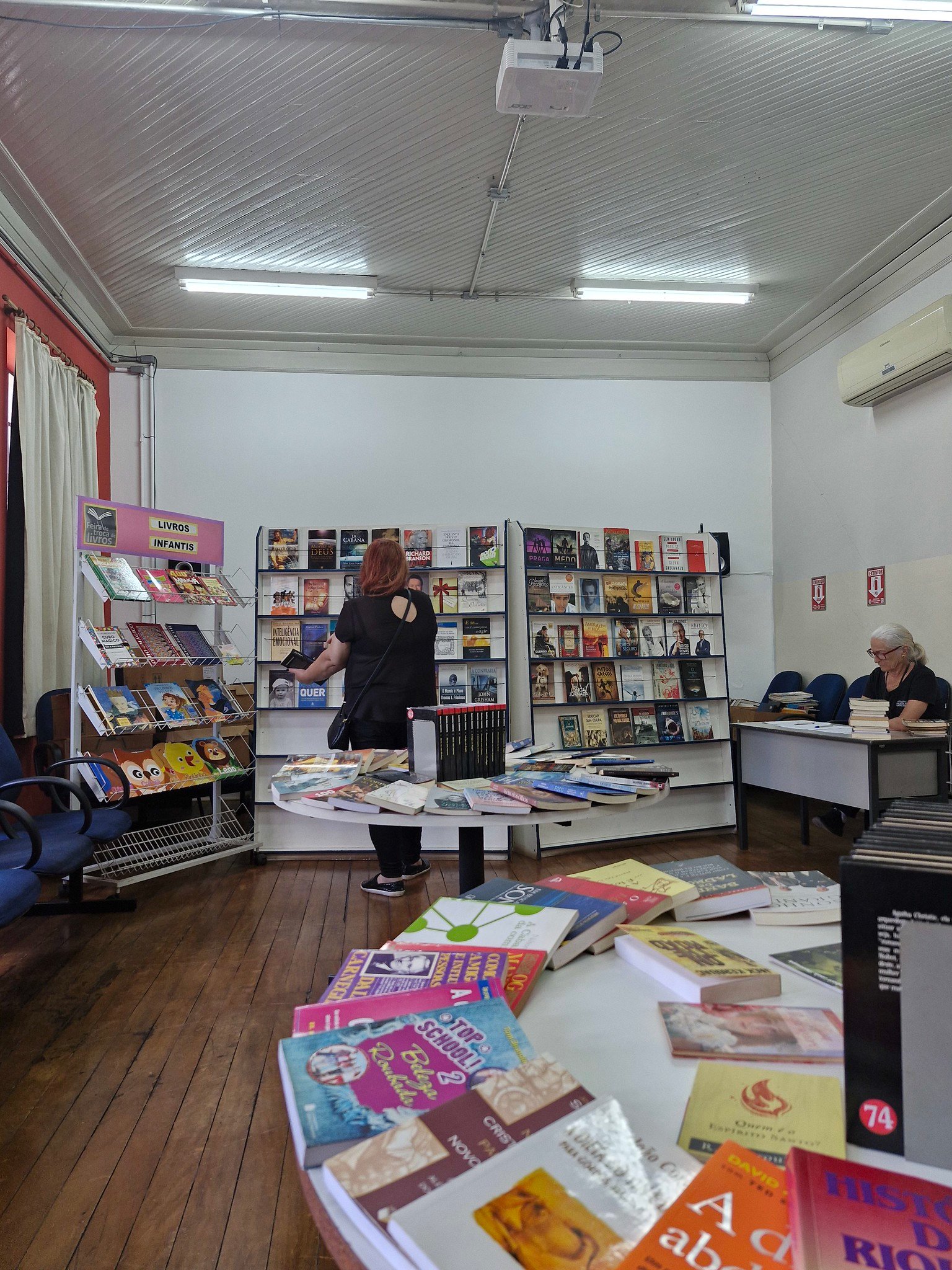 Biblioteca de Americana tem nova edição da Feira de Troca de Livros esta semana