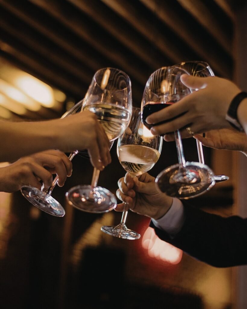 Jantar Holandês promove noite solidária com gastronomia e música em prol do Instituto Pernas da Alegria