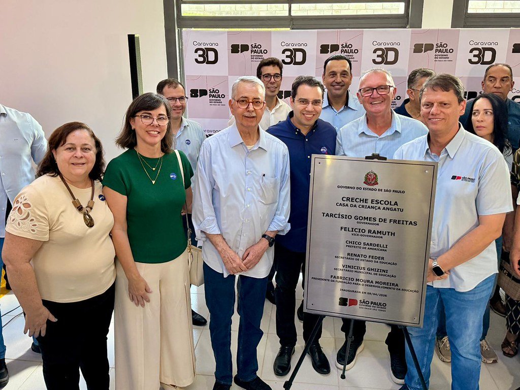 Prefeito Chico descerra placa da creche do Boer junto do governador Tarcísio, em Campinas