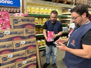Vigilância Sanitária de Americana fiscaliza supermercados após suspensão de produtos Ypê pela Anvisa