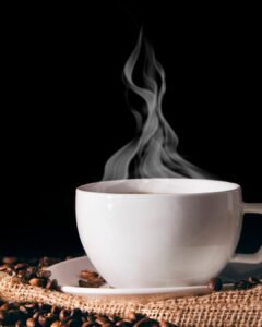 Cafeína pode ajudar a restaurar memória afetada pela falta de sono, aponta estudo