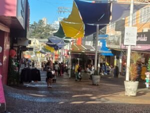 Comércio do Centro atende em horário especial das 9 às 18 horas, no sábado, e ACIA realiza sorteio de moto neste mês