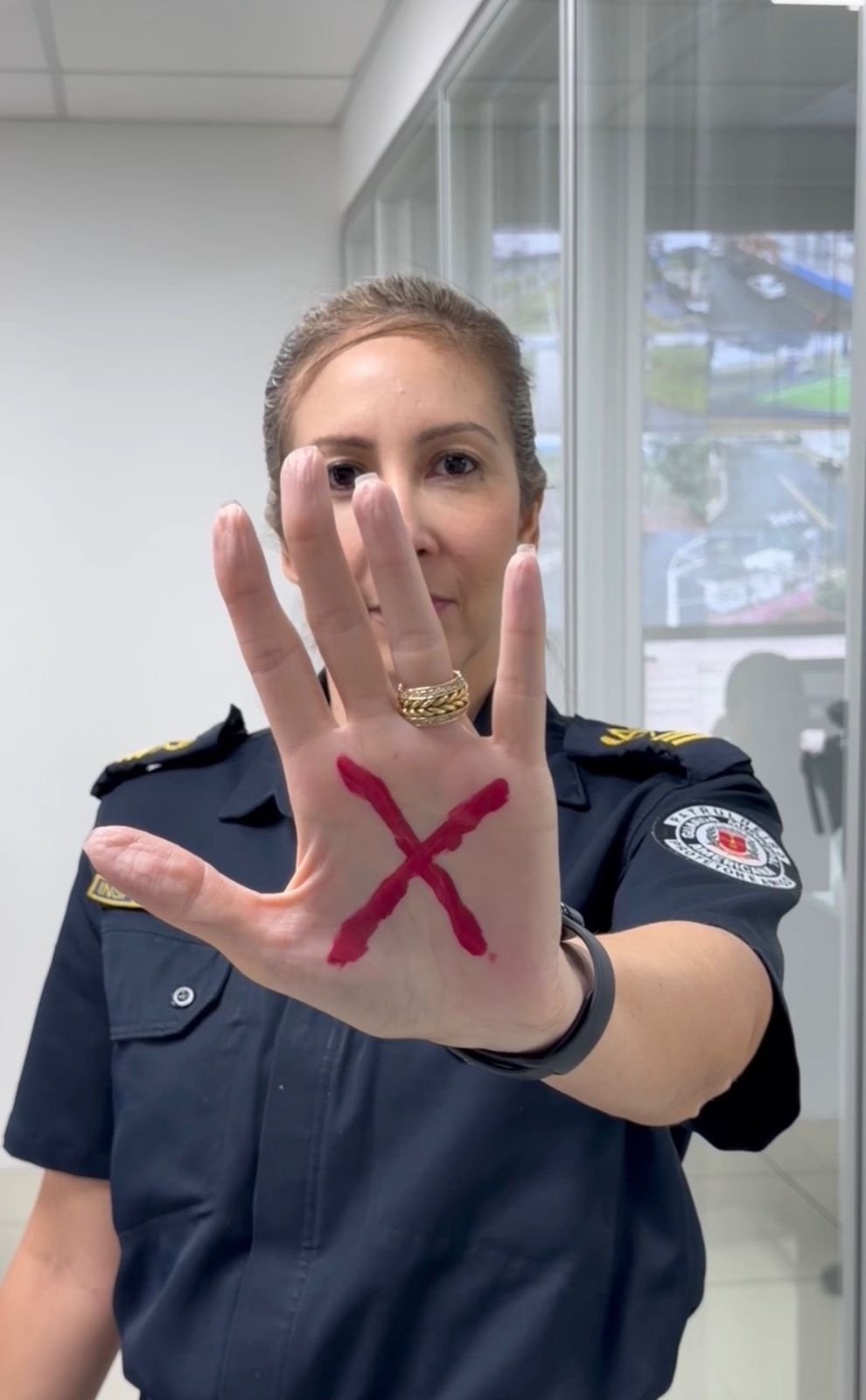 Gama orienta sobre sinais silenciosos para mulheres vítimas de violência