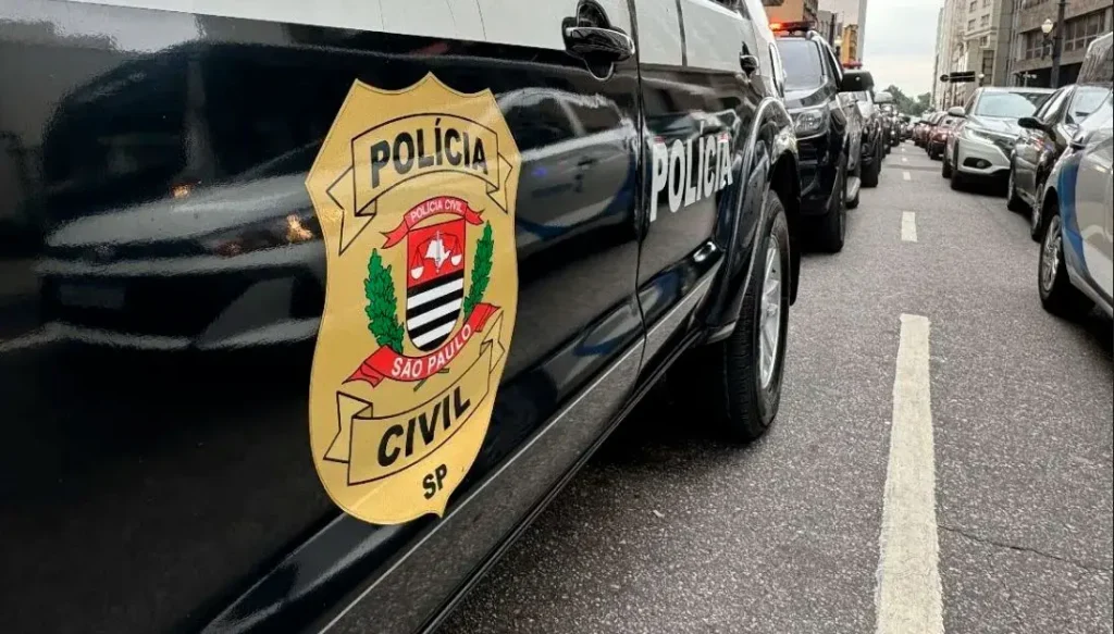 Policiais civis são presos suspeitos de exigir R$ 1 milhão para não forjar flagrante
