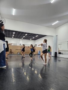Teatro Municipal de Americana recebe espetáculo de dança “Aplauso” nesta sexta e sábado