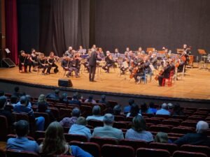 Teatro Municipal de Americana reúne Orquestra e Banda Sinfônica em concerto de rock