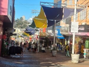 Comércio atende em horário ampliado neste sábado, véspera do Dia dos Pais