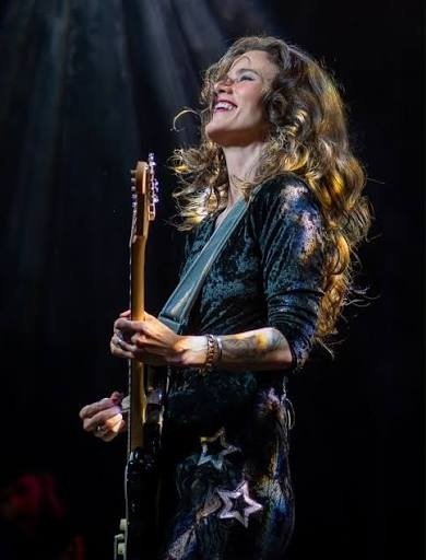 Festival celebra a música autoral de Americana e traz show nacional de Ana Cañas