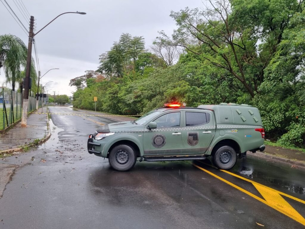 Chuva acumulada de 54 milímetros em sete horas provoca pontos de alagamento em Americana