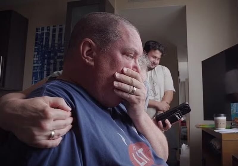 Homem com ELA volta a falar após chip transformar pensamentos em voz