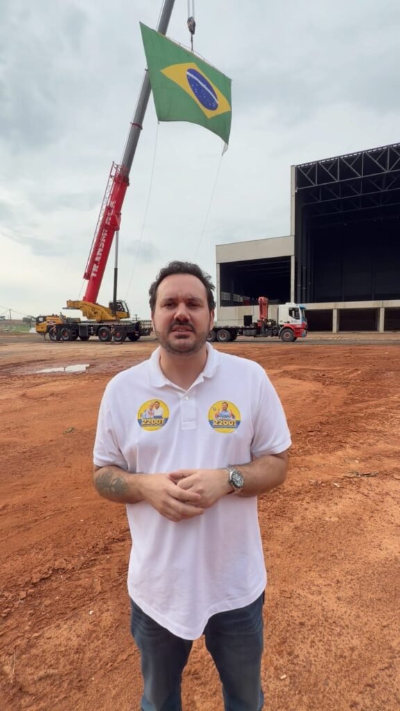 Franco Sardelli encerra campanha com apoios de peso e carreata com Flávio Bolsonaro e Tarcísio